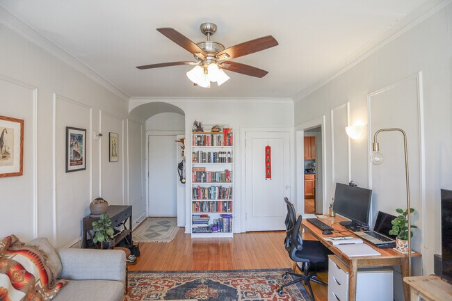 Foto del edificio - 3442 N Elaine Pl