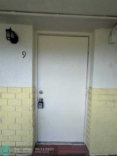 Foto del edificio - 6050 NW 8th St