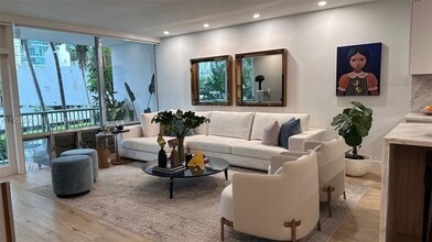 Building Photo - 1408 Brickell Bay Dr