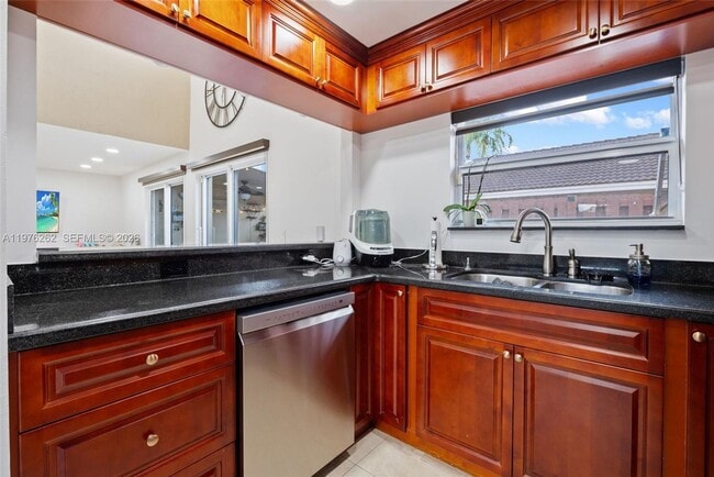 Foto del edificio - 6523 NW 170th Ln