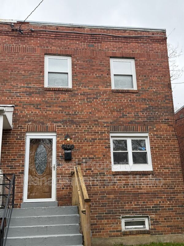 Photo - 405 Valley Ave SE