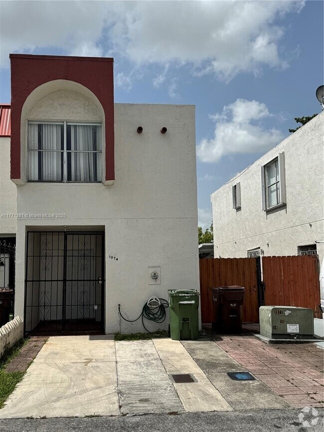 Building Photo - 1074 W 38th St