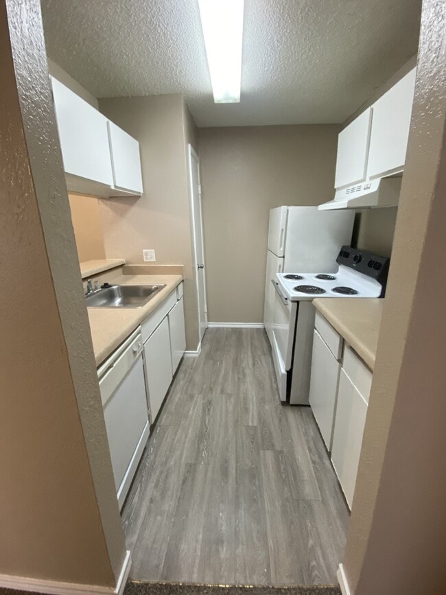 Building Photo - Edinburg Place Apartments