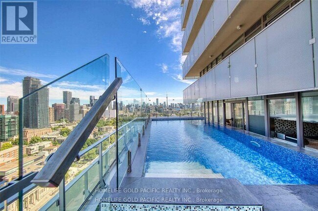 Photo du bâtiment - 200 Bloor St W