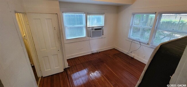 Building Photo - 237 SW 2 Pl