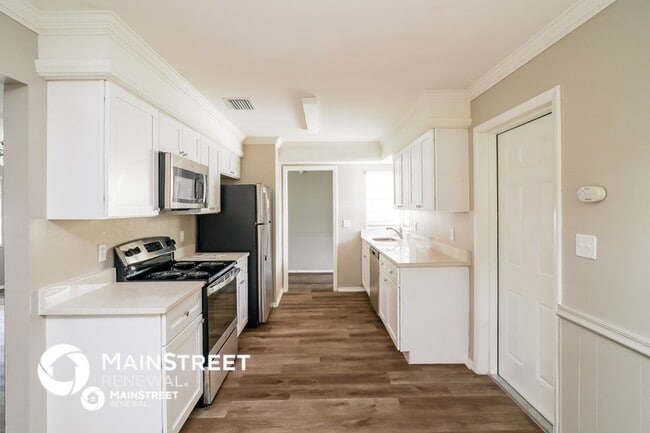 Building Photo - 1247 Kingston Ave