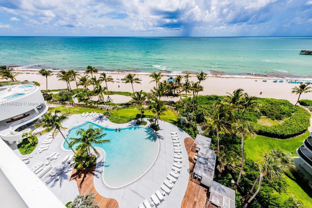 Primary Photo - 16901 Collins Ave