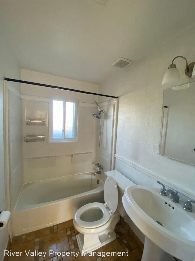 Building Photo - 3 br, 1 bath House - 3133 Norstrom Way