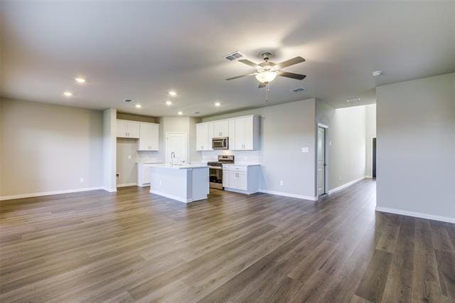 Building Photo - 204 Travine Dr