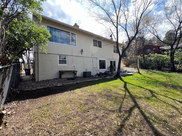 Foto del edificio - 1228 Saint Andrew St