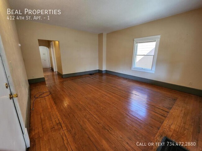 Building Photo - 412 4th St