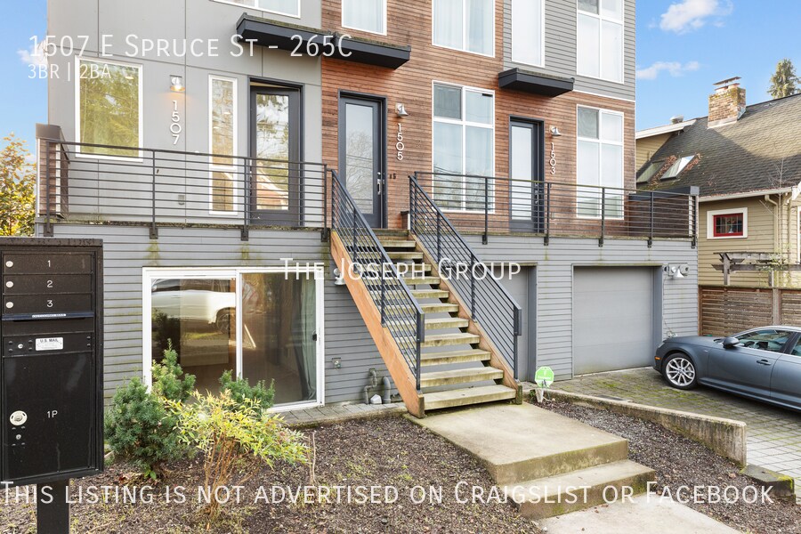 Primary Photo - 3 bed/2 bath with rooftop deck overlooking...