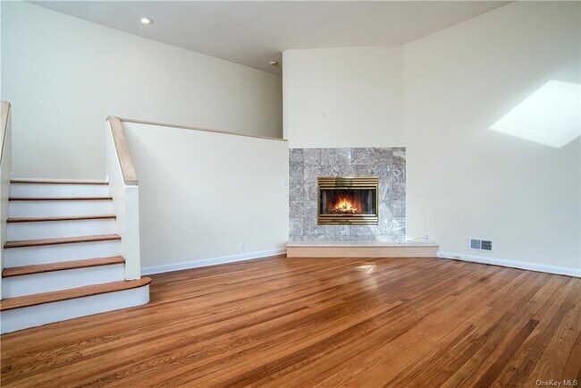 Foto del edificio - 216 Daisy Farms Dr