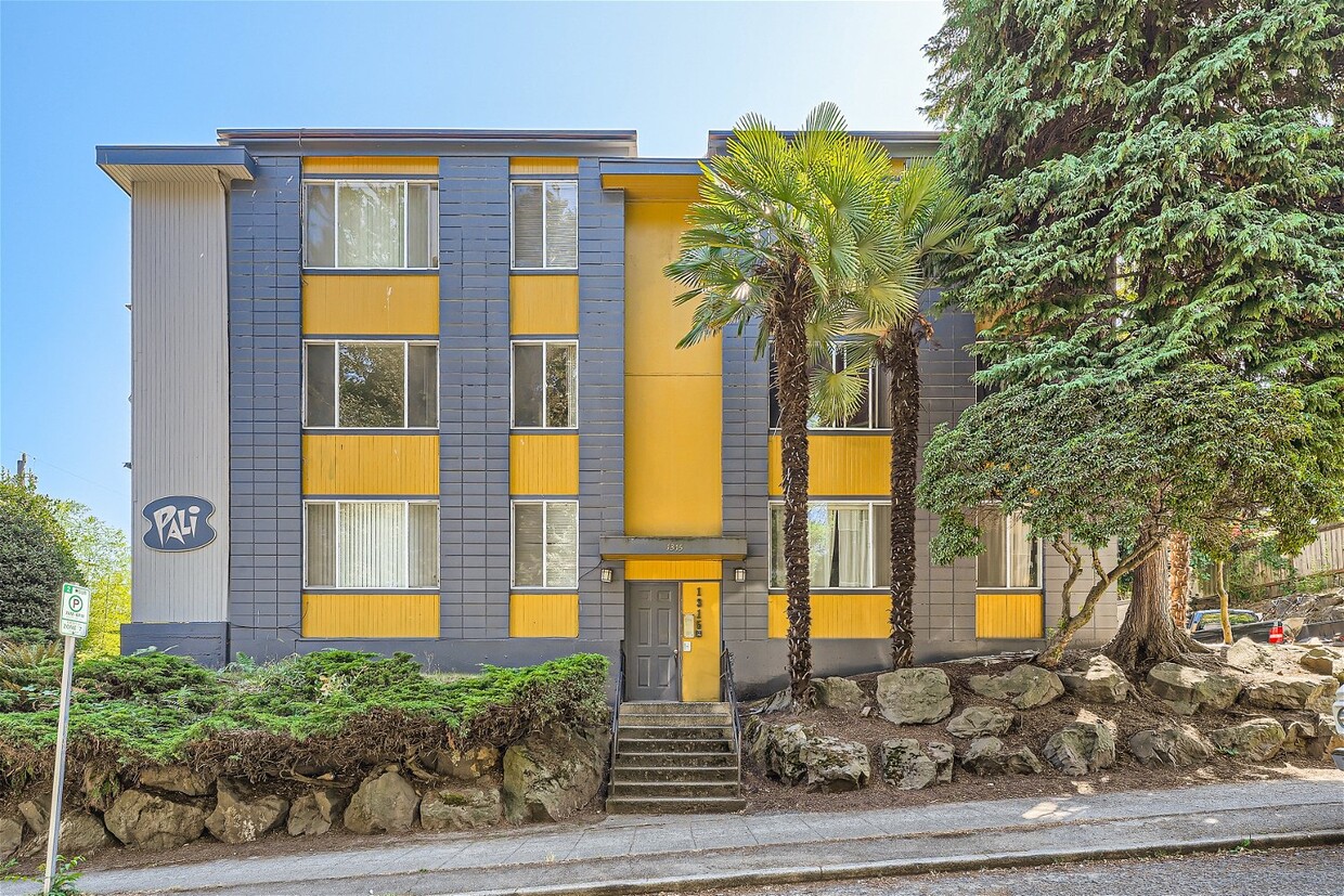Primary Photo - Pali Apartments