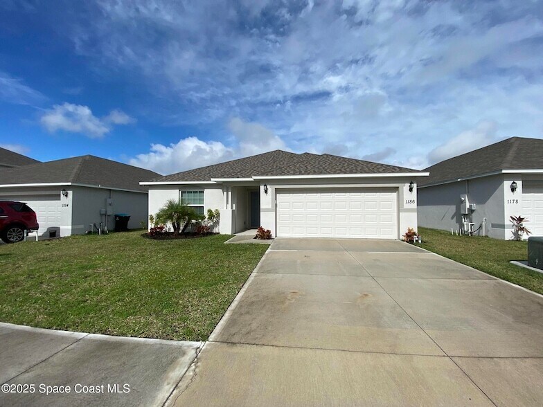 Primary Photo - 1186 Dania Cir