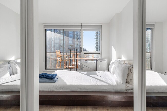 Building Photo - 1212 Howe St