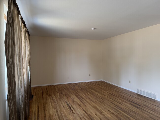 Building Photo - 1133 Wooten Rd