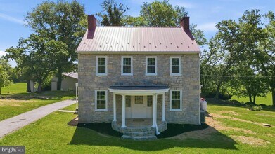 Building Photo - 8805 Reichard Rd