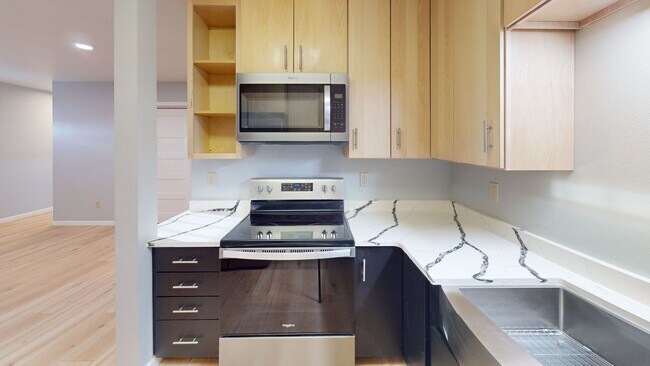 Foto del edificio - Fully Updated Large 1 Bedroom in Fairbanks! Available now!