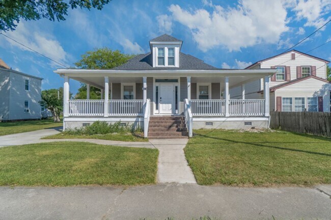 Building Photo - 4 Bed 2 Bath Home for Rent!
