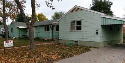 Building Photo - 546 1/2 Avenue E