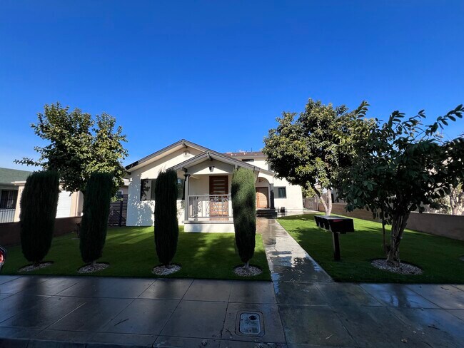 Frente de la propiedad - 51 W 53rd St