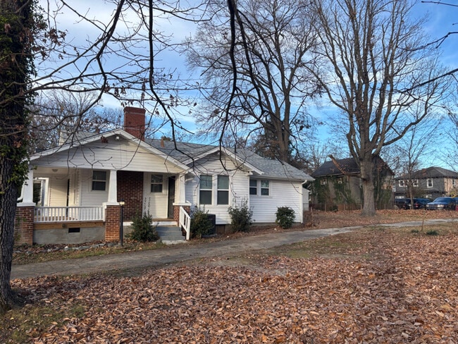 Building Photo - 2939 Bon Air Ave