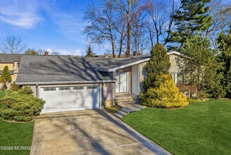 Building Photo - 1803 Holbrook St