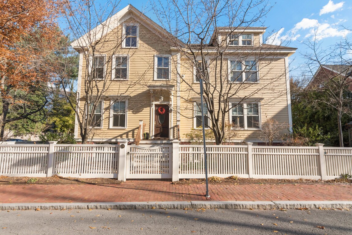 Primary Photo - 106 Foster St