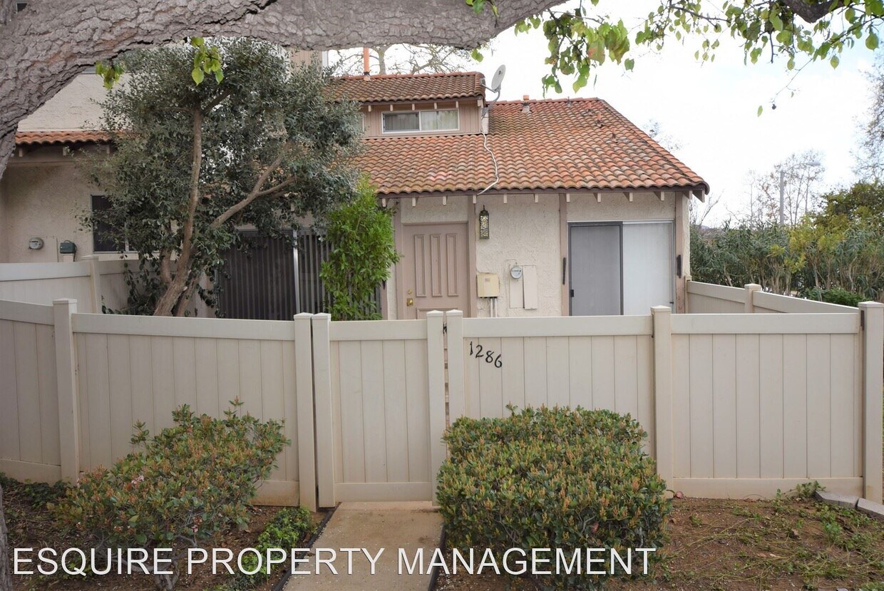 2 br, 1.5 bath House 1286 ALESSANDRO DRIVE House Rental in Newbury