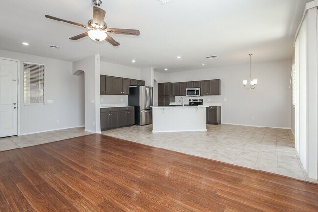 Foto del edificio - 16855 W Ironwood St
