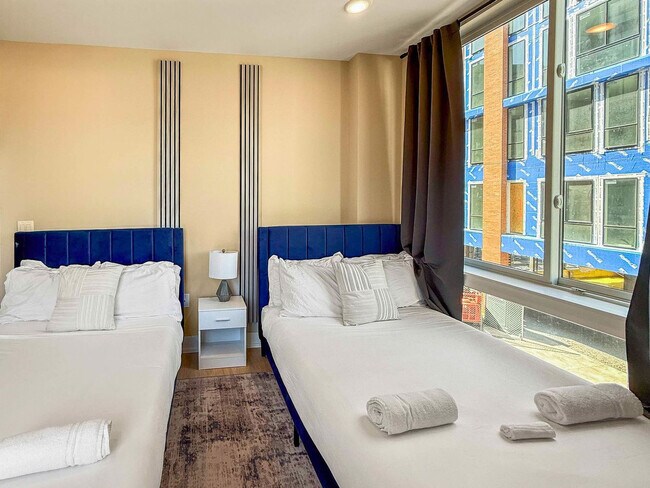 Building Photo - 28 Poplar St