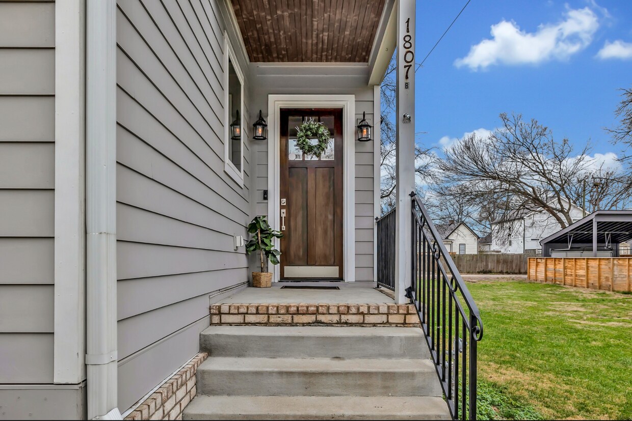 Foto principal - 1807 14th Ave N