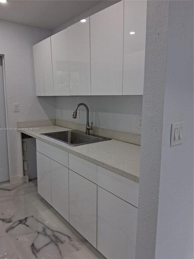 Foto del edificio - 1535 NE 139th St