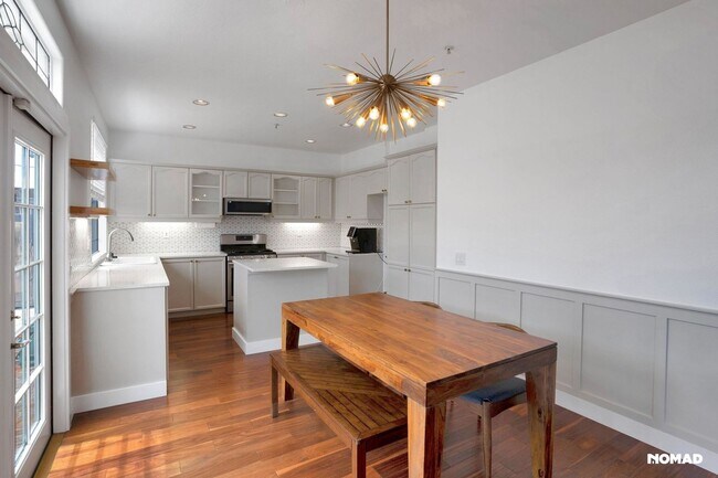 Foto del edificio - Charming 3BR/3BTH House in Costa Mesa