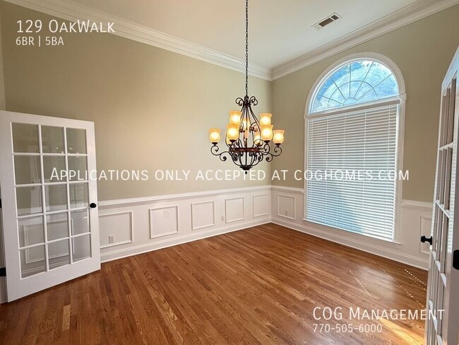 Building Photo - 129 OakWalk-