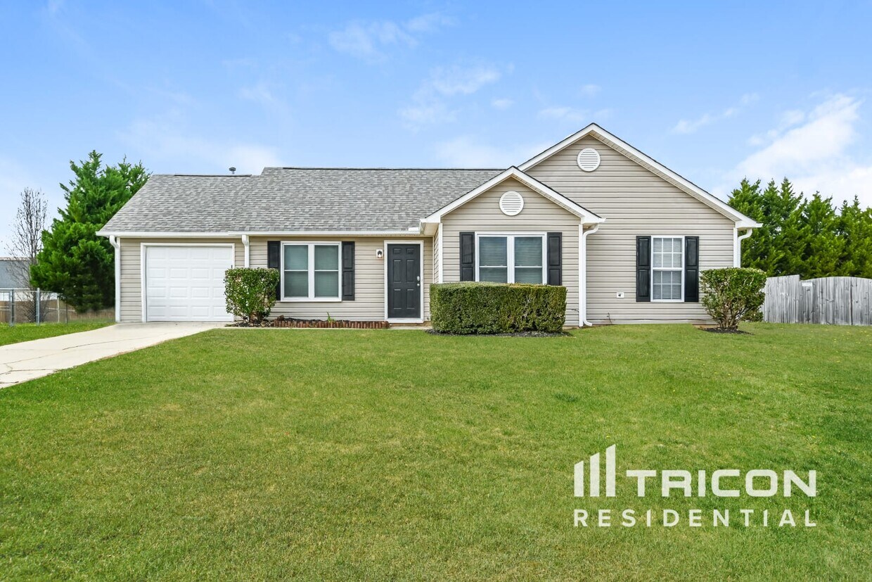 Foto principal - 4312 Windjammer Court SW Concord NC