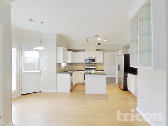 Foto del edificio - 3341 Rose Ridge