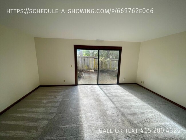 Building Photo - Spacious 2 Bedroom 2 Bath in Pebble Beach