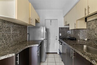 Building Photo - 770 83rd St