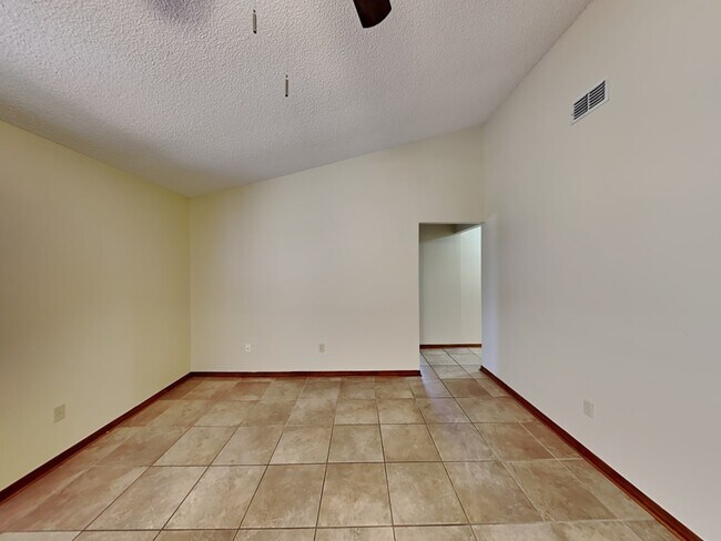 Building Photo - 2773 Sixma Rd