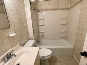 Building Photo - 605 E Main St