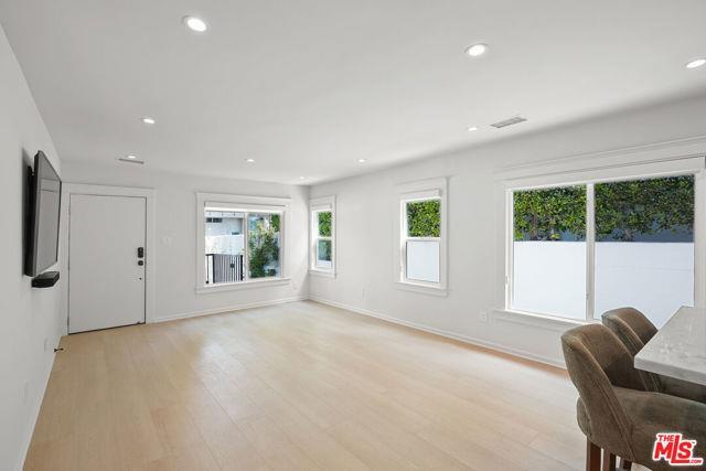 Building Photo - 619 Westmount Dr