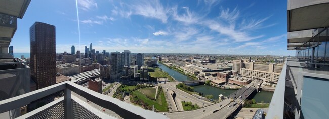 Foto del edificio - 235 W Van Buren St