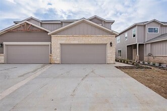 Building Photo - 640 Wheatfield Dr