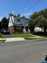 Building Photo - 29 Davison St