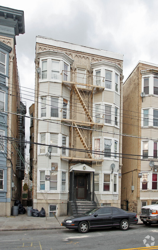 Building Photo - 121 Ludlow St