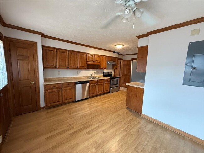 Building Photo - 3209 Henderson Walk