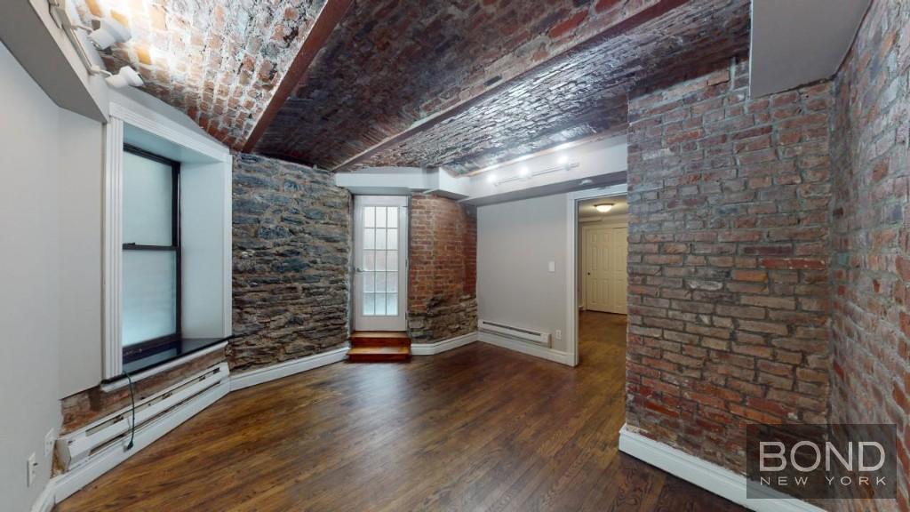 Primary Photo - 336 E 18th St