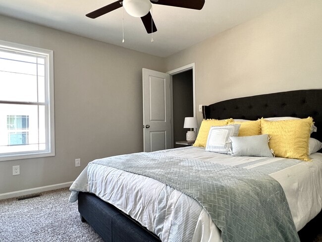 Building Photo - 634 Laundry St